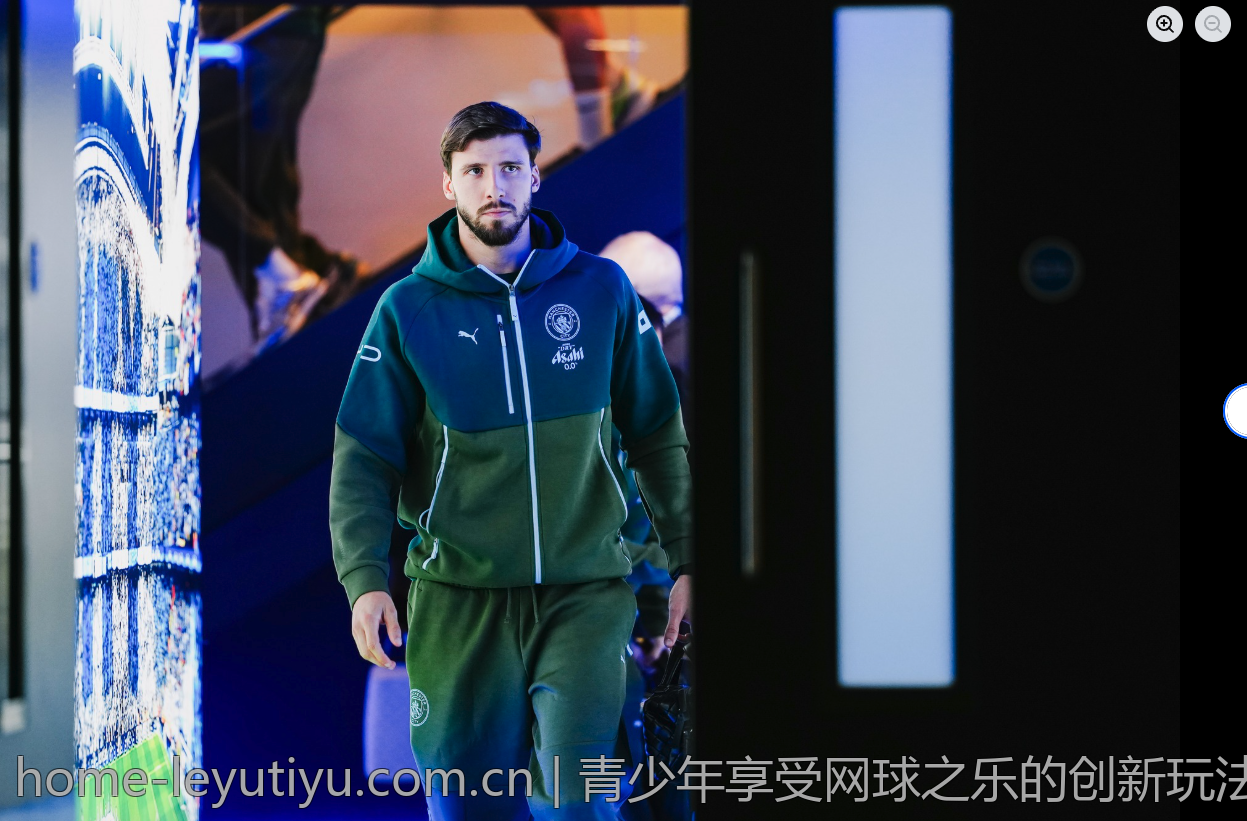 青少年享受网球之乐的创新玩法